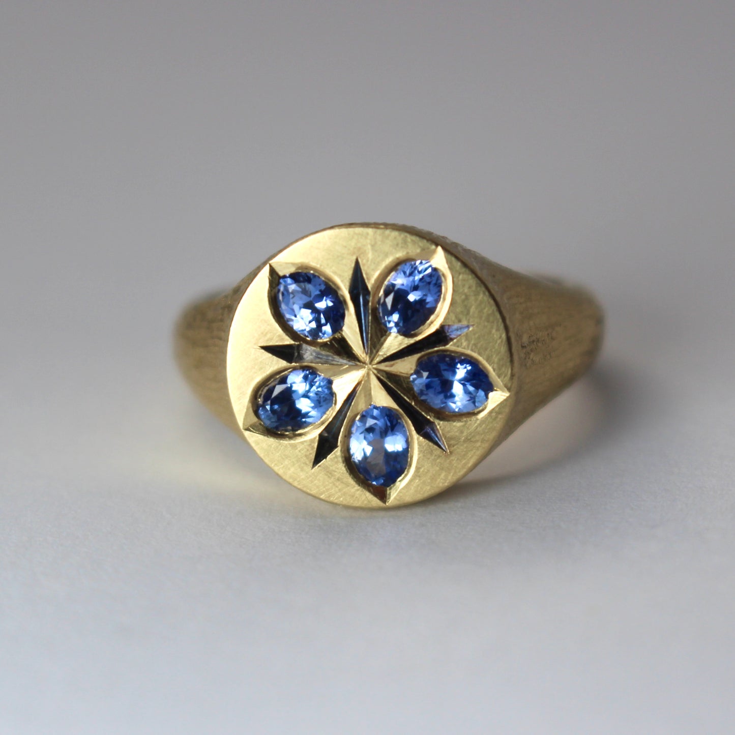 Starflower borage signet ring in gold