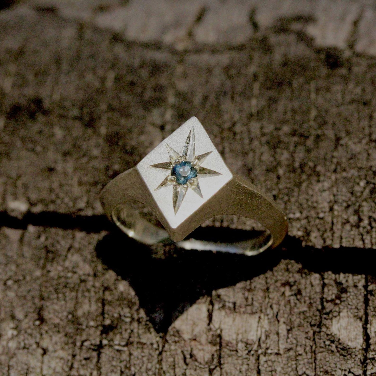Guiding star ring