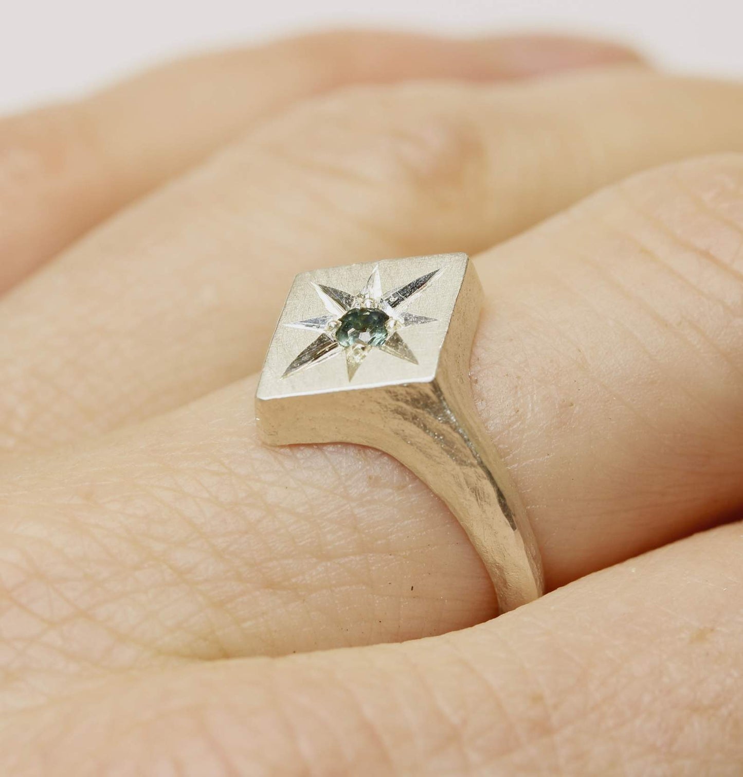 Guiding star ring