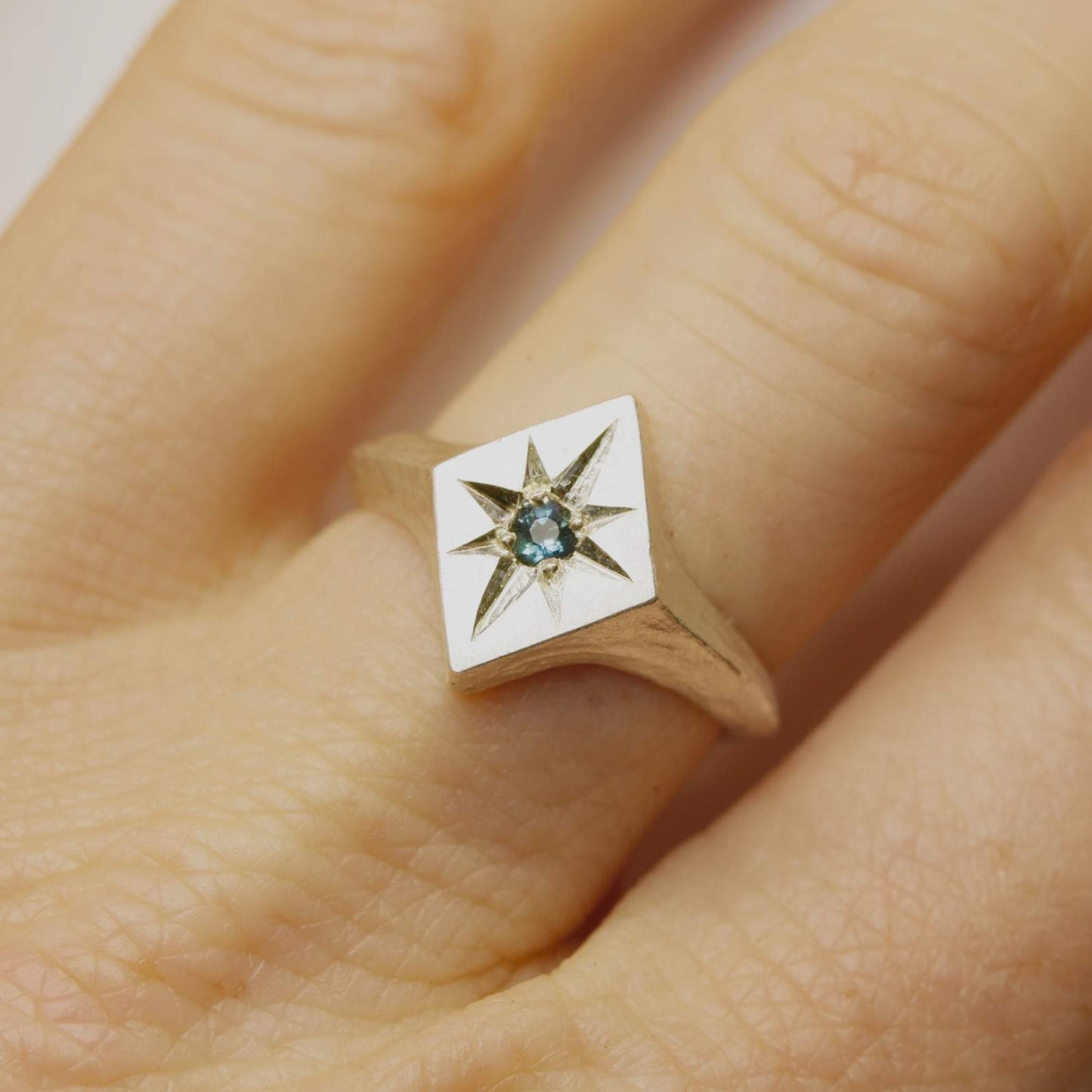 Guiding star ring