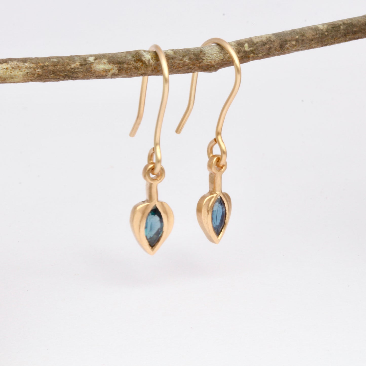 Teal sapphire and solid gold drop earrings