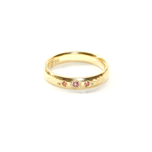 Gold rosebud ring